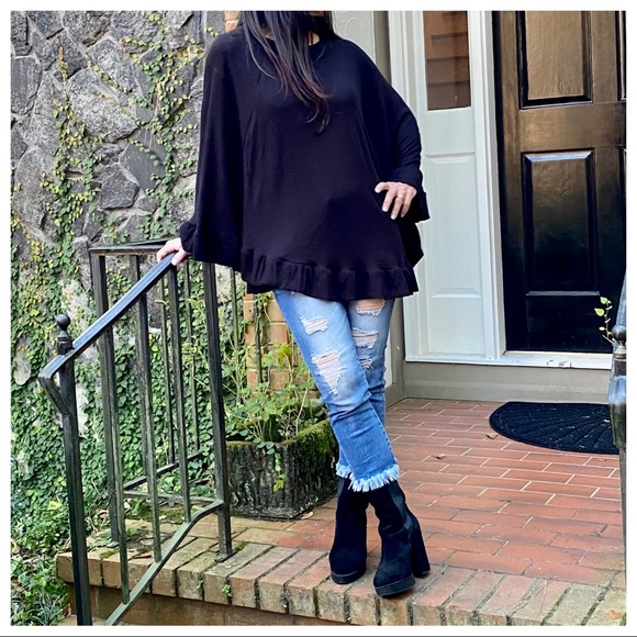 Holiday perfect black soft knit ruffle hem poncho - Picture 8 of 9